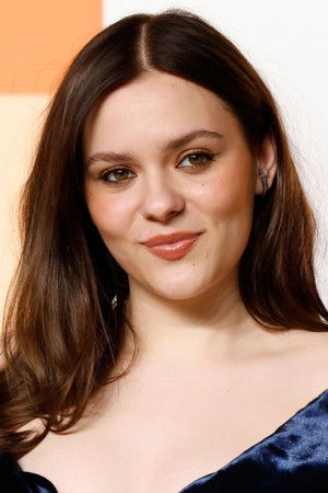 Maisy Stella portrait