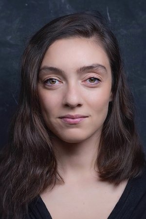 Merve Dizdar portrait