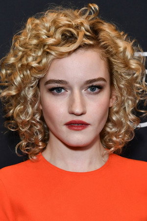 Julia Garner portrait
