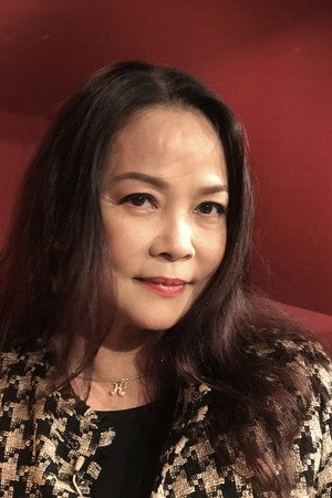 Hồng Hạnh portrait