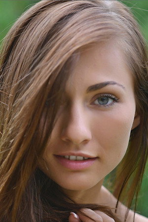Michaela Isizzu portrait
