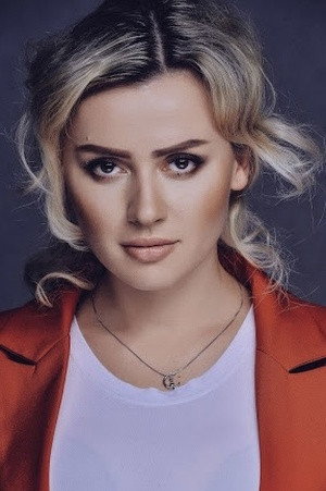 Sara Oks portrait