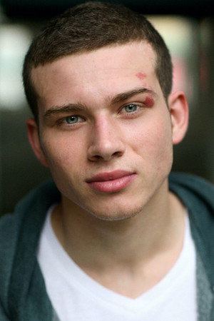 Oliver Stark portrait