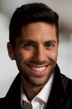 Nēv Schulman portrait