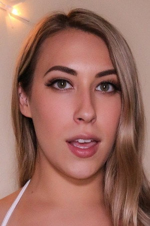 Kimber Lee portrait