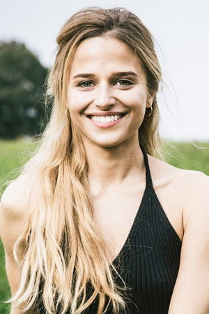 Stephanie Nur portrait
