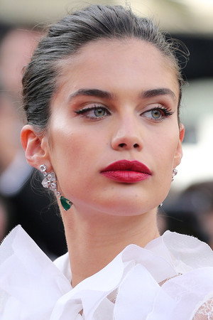 Sara Sampaio portrait