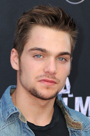 Dylan Sprayberry portrait