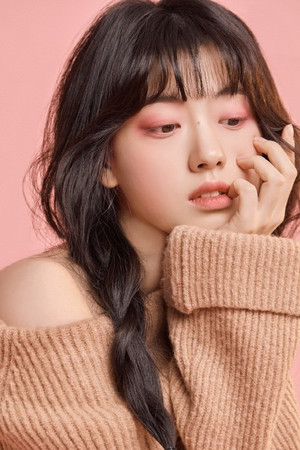 Shin Se-hwi portrait
