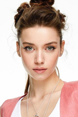 Afra Saraçoğlu portrait