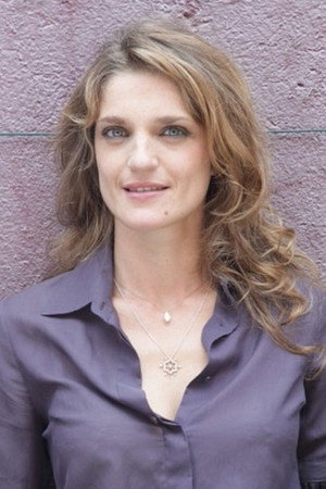 Olivia Côte portrait