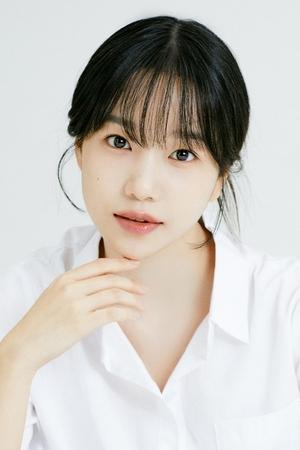 Jo Yu-ri portrait