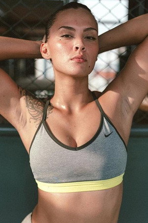 Simone Julia portrait