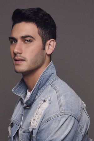 Alejandro Speitzer portrait