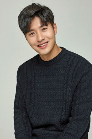 Shin Jung-yoon portrait