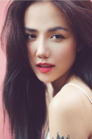 Phương Ly portrait