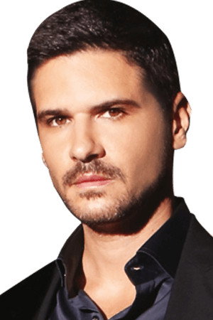 Tolgahan Sayışman portrait