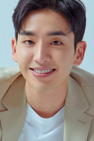 Song Ji-ho portrait