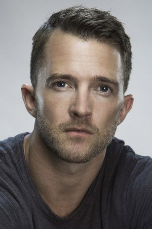 Tim Draxl portrait