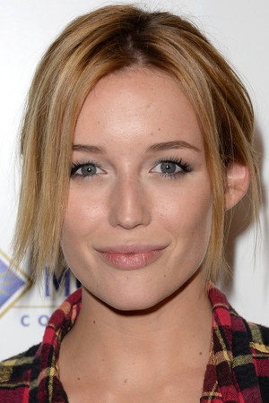 Sarah Dumont portrait