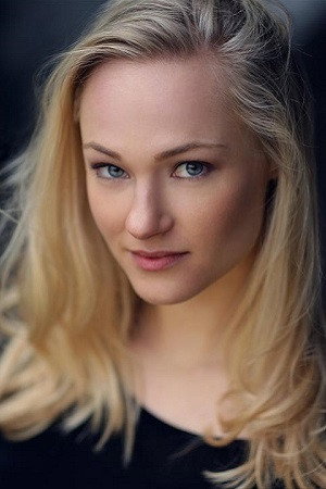 Jessica Madsen portrait