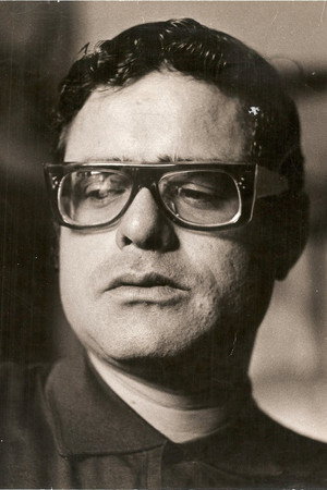 Adriano González León portrait