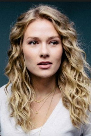 Tori Anderson portrait