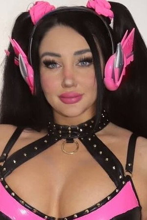 Sofia Sivan portrait