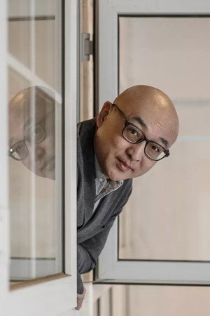Mou Sen portrait