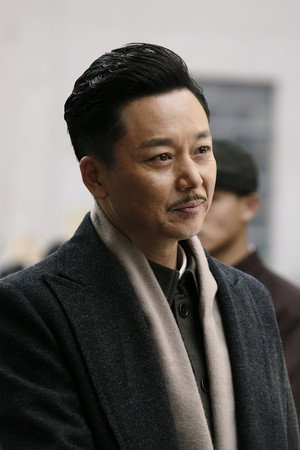 Liu Yijun portrait