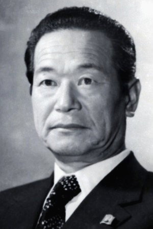 Won Jun Yu portrait