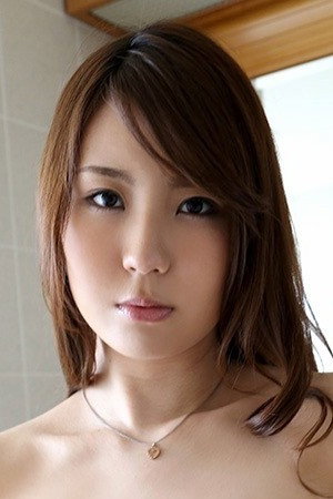 Airi Hinata portrait