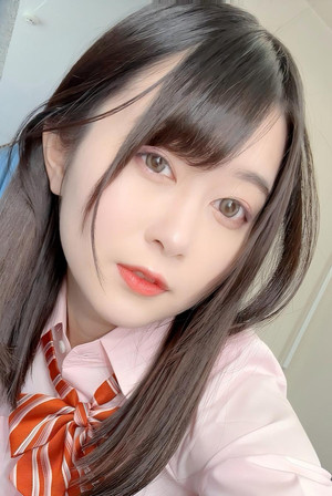 Shion Hanabuki portrait