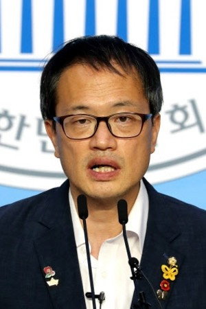 Park Joo-min portrait