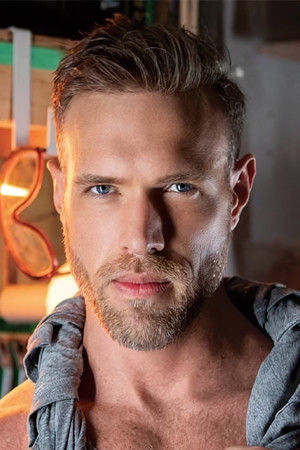 Alex Mecum portrait