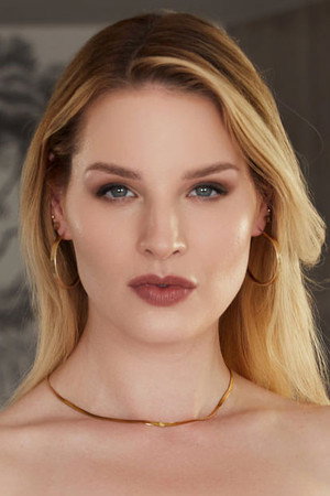 Bonni Gee portrait