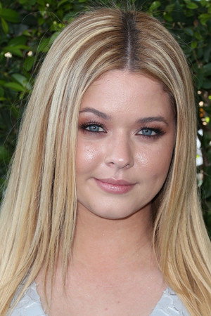 Sasha Pieterse portrait