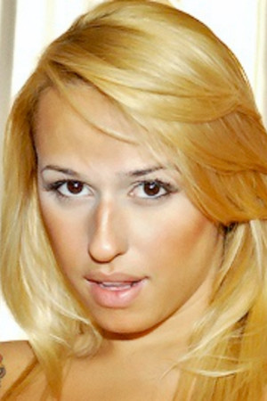 Paulinha Dubar portrait