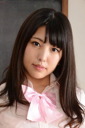 Shiori Kuraki portrait