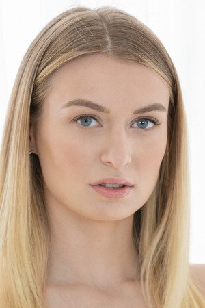 Natalia Starr portrait