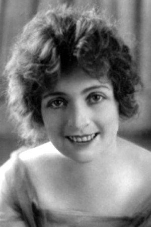 Beatrice Dominguez portrait
