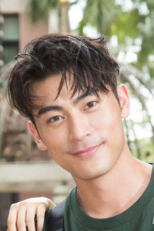 Hsu Kai portrait