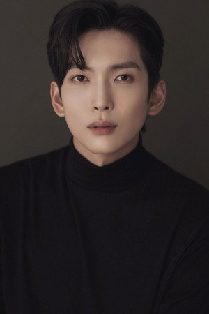 Moon Kang-hyuk portrait