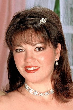 Diane Poppos portrait