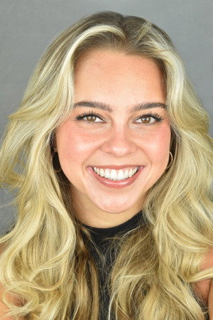 Julia Winer portrait
