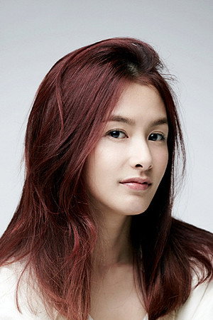 Kang Hye-jung portrait