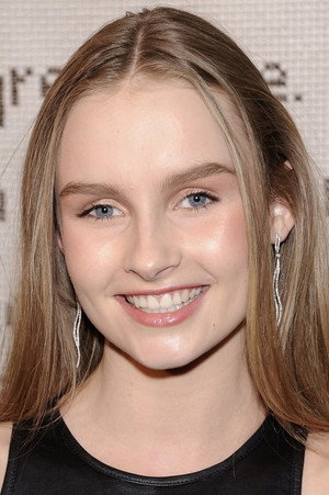 Olivia DeJonge portrait