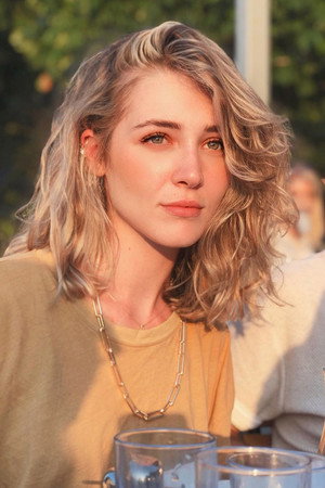 Deniz Işın portrait