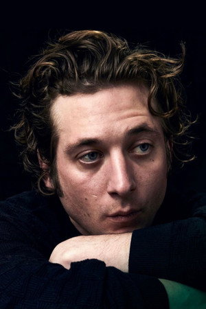 Jeremy Allen White portrait