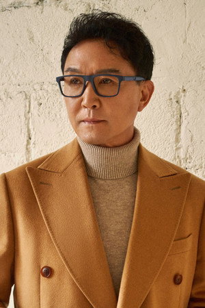 Wu Gang portrait